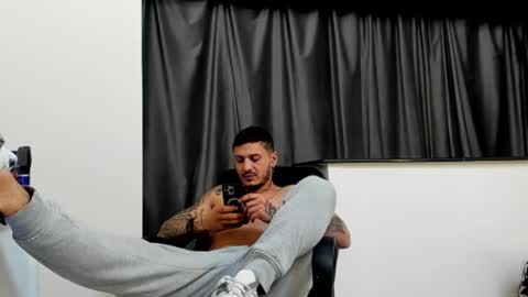 jonnyporn1 online show from 01-04-25, 05:05