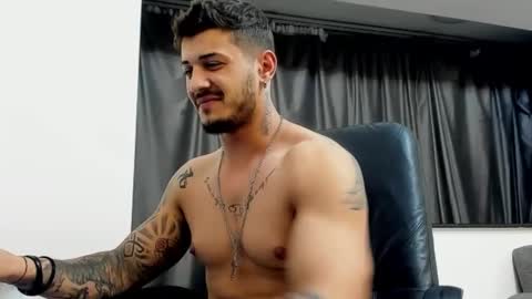 jonnyporn1 online show from 01-06-25, 05:06