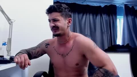 jonnyporn1 online show from 01-12-25, 07:32