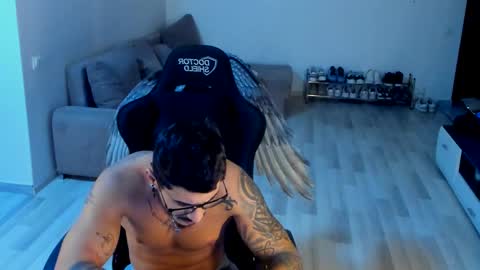 jonnyporn1 online show from 10-03-25, 07:33