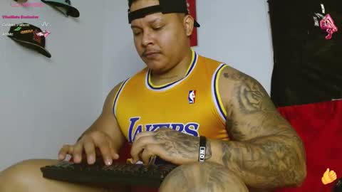     online show from 02-11-25, 03:29