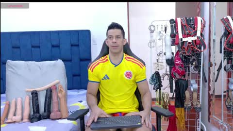 jose_rumbero91 online show from 06-07-26, 12:53