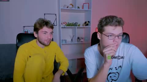 joseph_bear_ online show from 10-09-25, 07:23