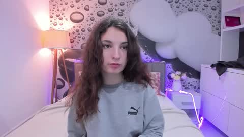 Josephine online show from 04-07-26, 12:27