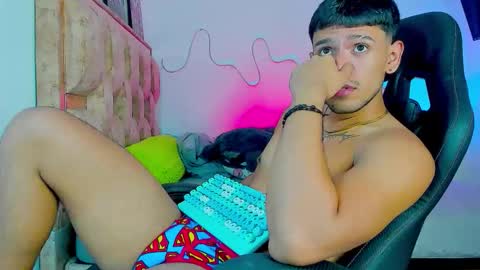 Snapshot of josh_cam99 chatting on 04-12-26, 04:06 JOSH online show from 04-12-26, 04:06
