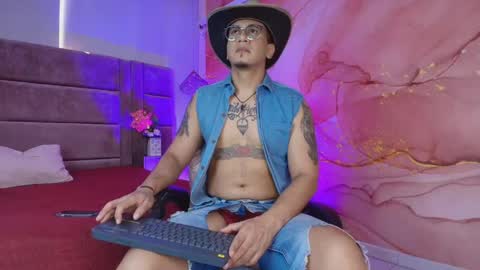 Snapshot of joshmiller___ chatting on 05-12-26, 07:00 joshmiller___ online show from 05-12-26, 07:00