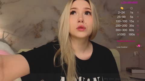 Snapshot of jousimies chatting on 02-06-25, 02:22 Jane online show from 02-06-25, 02:22