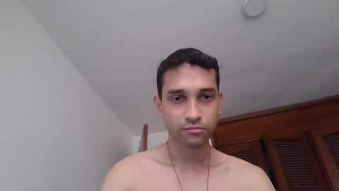 Snapshot of jovenvergonguapo09 chatting on 08-04-26, 11:46 Van Helsing online show from 08-04-26, 11:46