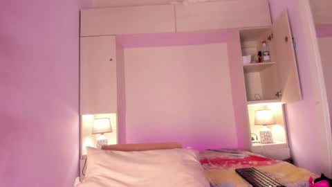 Snapshot of joyceblake chatting on 03-26-26, 04:40 joyceblake online show from 03-26-26, 04:40