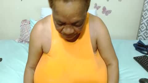 Snapshot of joycemando chatting on 02-01-25, 05:26 DairyQueen online show from 02-01-25, 05:26