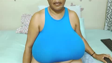 Snapshot of joycemando chatting on 02-03-25, 04:14 DairyQueen online show from 02-03-25, 04:14