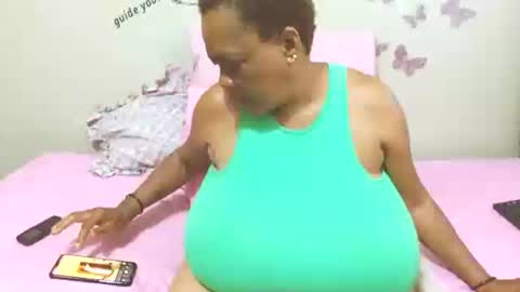 Snapshot of joycemando chatting on 02-06-25, 03:31 DairyQueen online show from 02-06-25, 03:31