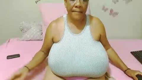 Snapshot of joycemando chatting on 02-07-25, 05:29 DairyQueen online show from 02-07-25, 05:29