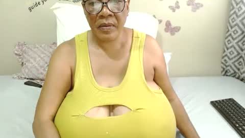 Snapshot of joycemando chatting on 02-16-25, 01:27 DairyQueen online show from 02-16-25, 01:27