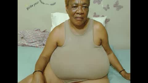 Snapshot of joycemando chatting on 03-06-25, 08:59 DairyQueen online show from 03-06-25, 08:59