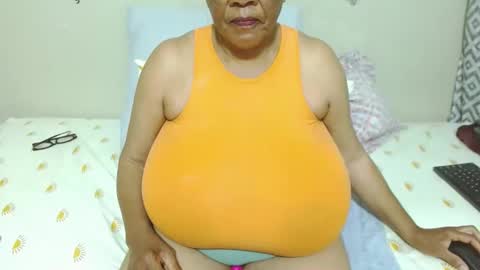 Snapshot of joycemando chatting on 09-23-25, 08:56 DairyQueen online show from 09-23-25, 08:56