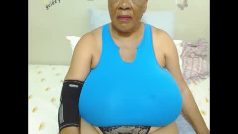 Snapshot of joycemando chatting on 09-25-25, 08:18 DairyQueen online show from 09-25-25, 08:18