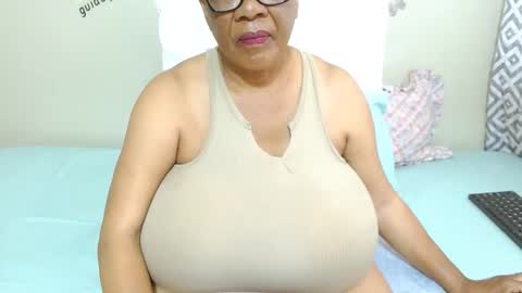 Snapshot of joycemando chatting on 10-09-25, 09:40 DairyQueen online show from 10-09-25, 09:40