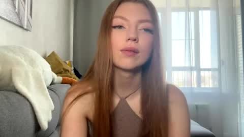 Snapshot of joyegeesey chatting on 05-19-26, 07:37 Bella online show from 05-19-26, 07:37