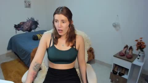 Camila Buitrago online show from 02-10-25, 05:52