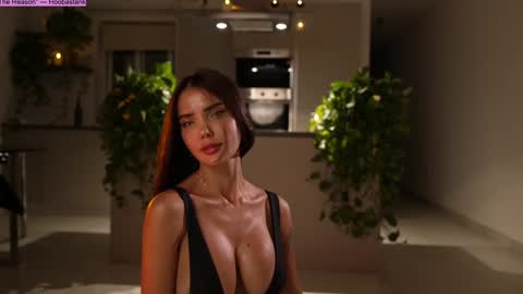 Jennifer Diaz online show from 10-04-25, 06:28