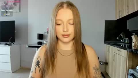 Julia and Julia online show from 06-17-26, 10:39
