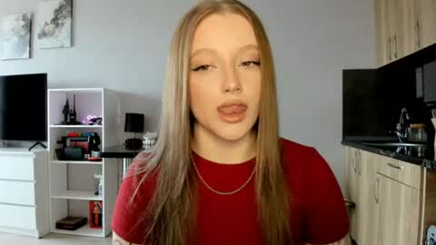 Julia and Julia online show from 06-25-26, 10:42