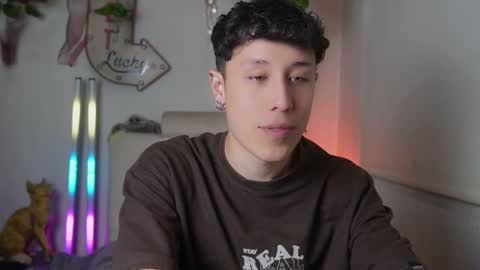 Hi im new here i like video games skate i enjoy every type of art im curious and i like to try new things online show from 02-17-26, 03:47