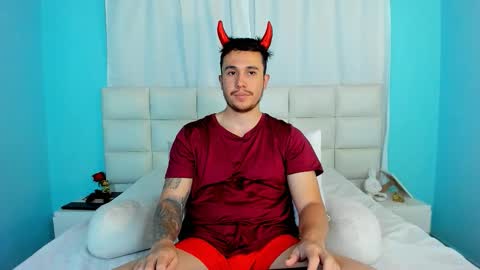 Snapshot of juan__jimenez chatting on 10-30-25, 11:27 Juan online show from 10-30-25, 11:27