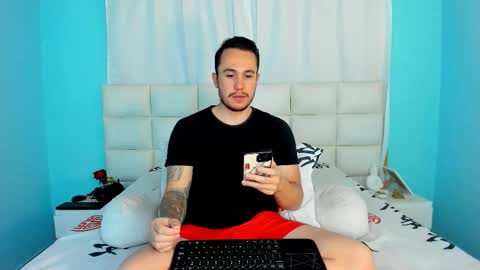 Snapshot of juan__jimenez chatting on 11-08-25, 02:23 Juan online show from 11-08-25, 02:23