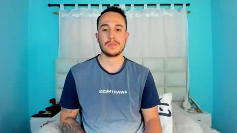 Snapshot of juan__jimenez chatting on 11-25-25, 08:42 Juan online show from 11-25-25, 08:42