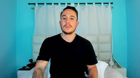 Snapshot of juan__jimenez chatting on 11-26-25, 10:11 Juan online show from 11-26-25, 10:11