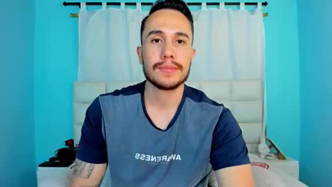 Snapshot of juan__jimenez chatting on 12-18-25, 01:33 Juan online show from 12-18-25, 01:33