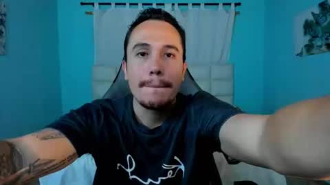 Snapshot of juan__jimenez chatting on 03-22-26, 01:09 Juan online show from 03-22-26, 01:09