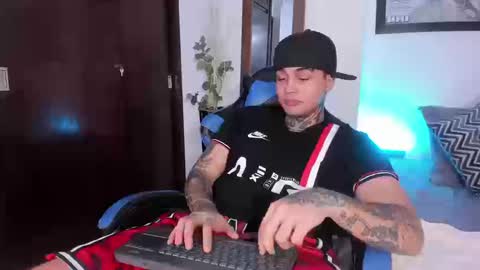 juan_alvarez18 online show from 09-09-25, 08:19