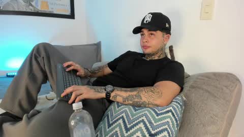 juan_alvarez18 online show from 09-13-25, 03:17