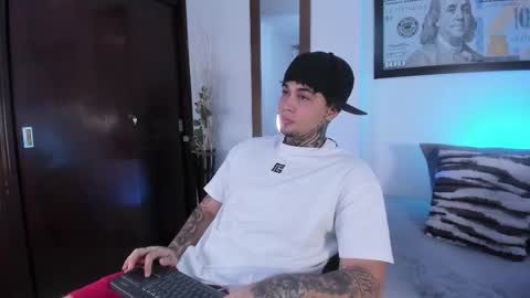 juan_alvarez18 online show from 09-24-25, 02:48