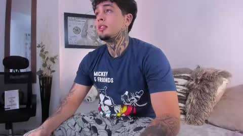 juan_alvarez18 online show from 10-09-25, 04:10