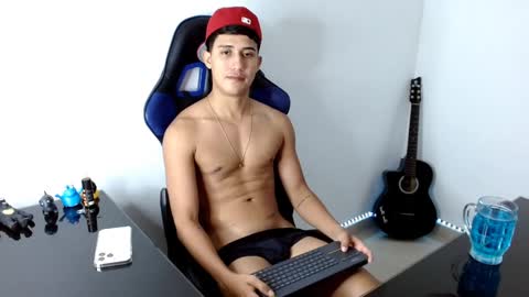 Snapshot of juan_da01 chatting on 12-19-24, 02:45 JuanDa online show from 12-19-24, 02:45