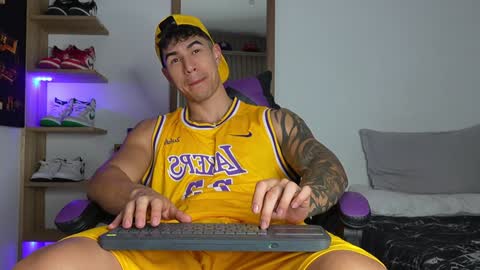 Snapshot of juan_fit2024 chatting on 12-19-24, 04:45 juan online show from 12-19-24, 04:45