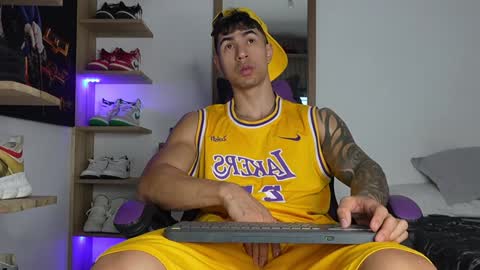 Snapshot of juan_fit2024 chatting on 12-19-24, 02:24 juan online show from 12-19-24, 02:24