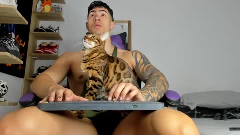 Snapshot of juan_fit2024 chatting on 01-18-25, 02:55 juan online show from 01-18-25, 02:55