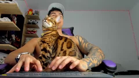 Snapshot of juan_fit2024 chatting on 02-22-25, 03:01 juan online show from 02-22-25, 03:01