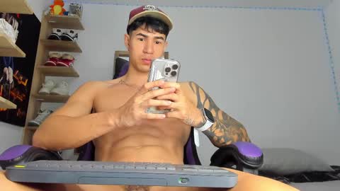 Snapshot of juan_fit2024 chatting on 02-23-25, 02:29 juan online show from 02-23-25, 02:29