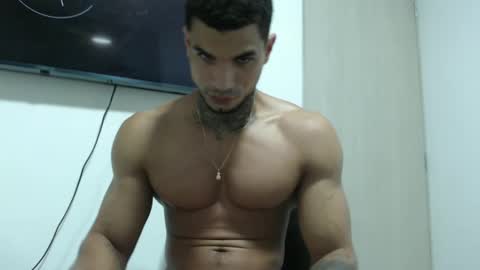 juan_gomez_1 online show from 03-05-25, 11:27