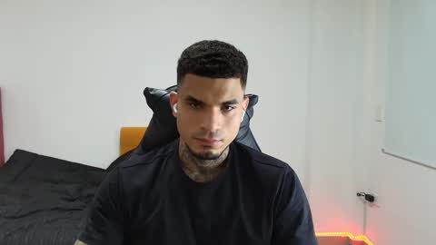 juan_gomez_1 online show from 11-22-25, 09:58