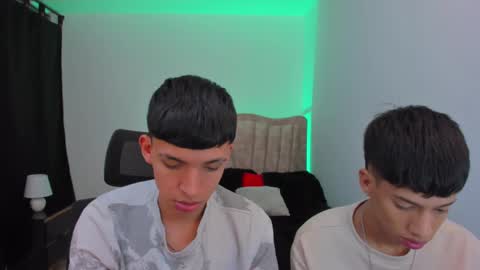 Snapshot of juan_nd_steven chatting on 09-27-25, 07:13 JuanSteven online show from 09-27-25, 07:13