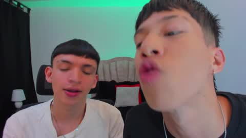 Snapshot of juan_nd_steven chatting on 09-30-25, 10:15 JuanSteven online show from 09-30-25, 10:15