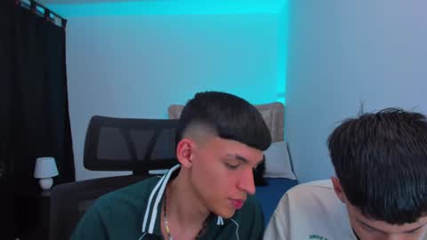 Snapshot of juan_nd_steven chatting on 10-04-25, 04:21 JuanSteven online show from 10-04-25, 04:21