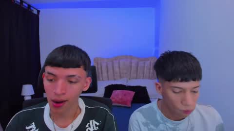 Snapshot of juan_nd_steven chatting on 10-08-25, 04:32 JuanSteven online show from 10-08-25, 04:32